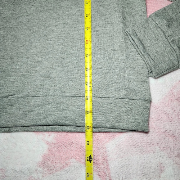 NWT Remi James NYC Womens Sz M Light Gray Long Sleeve Sweatshirt Rhinestone - Picture 8 of 8